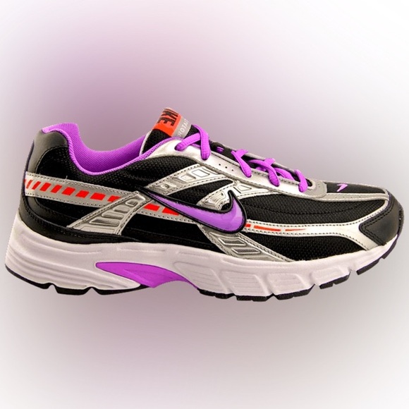 Nike Shoes - SOLD Women’s Nike Sneaker